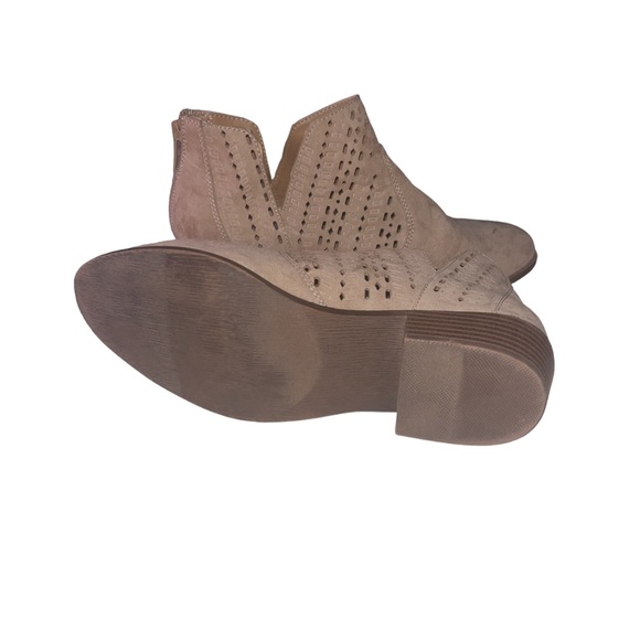 COPY - Torrid Tan Laser Cut Bootie 10W - Picture 7 of 8